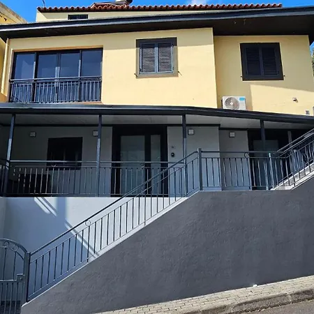 Charming 1-bedroom With Ocean Views In Апартаменты Кальета