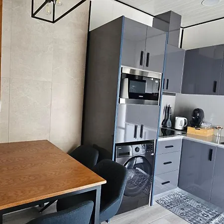 Апартаменты Charming 1-bedroom With Ocean Views In